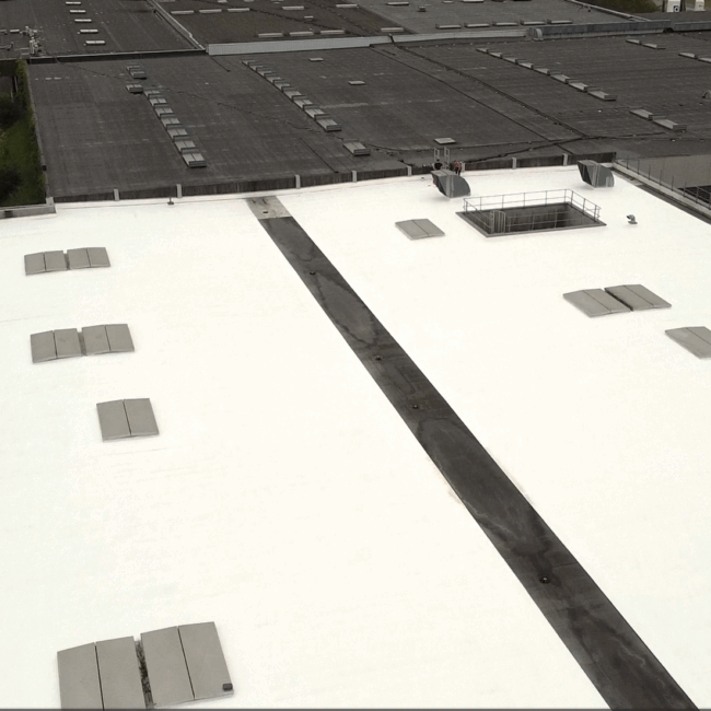 Refroidissement passif d’une plateforme logistique à Parempuyre : 3 500 m² traités en peinture réflective